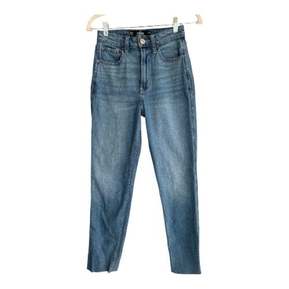 Hollister Denim - Hollister High-Rise Straight-Leg Denim Mom Jeans in Medium Blue Wash